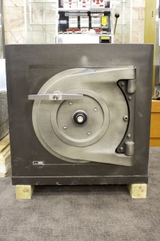 Used Mosler Round Door TRTL30 Money Safe